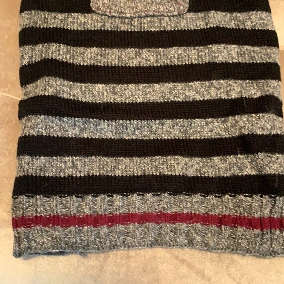 Small dog sweater, leash hole, pocket! - Picture 3 of 5